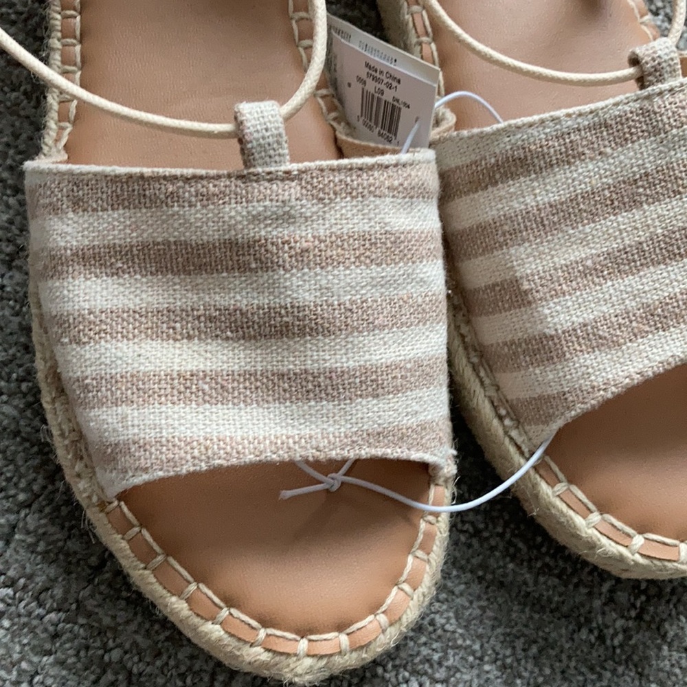 Old Navy Strappy Espadrilles Flat Sandals - Picture 4 of 8